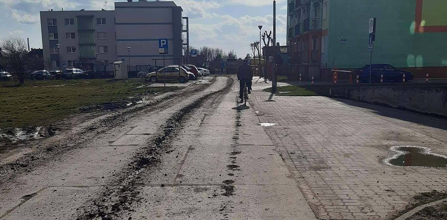 Inowrocław - Kolejna droga pełna błota