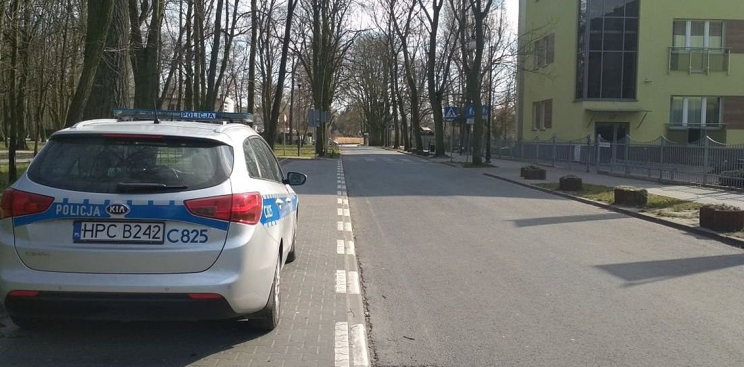 Inowrocław - Policja na ulicach po wprowadzeniu nowych zasad