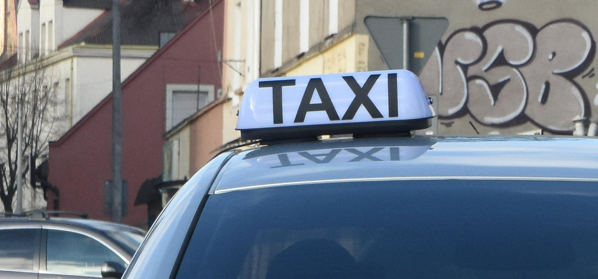 Inowrocław - Troskliwy taksówkarz zaopiekował się pasażerką