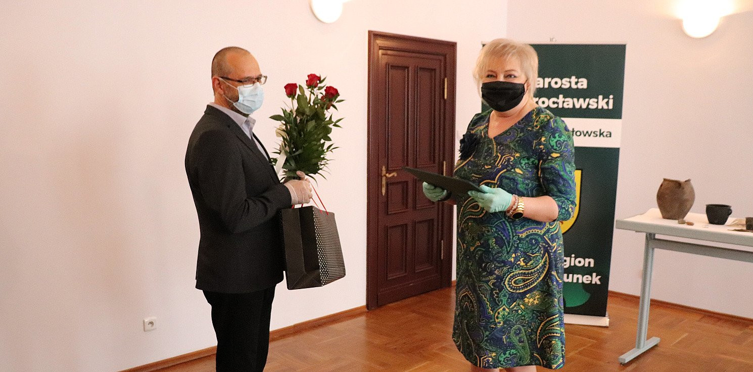 Inowrocław - Pracownicy muzeum odebrali gratulacje