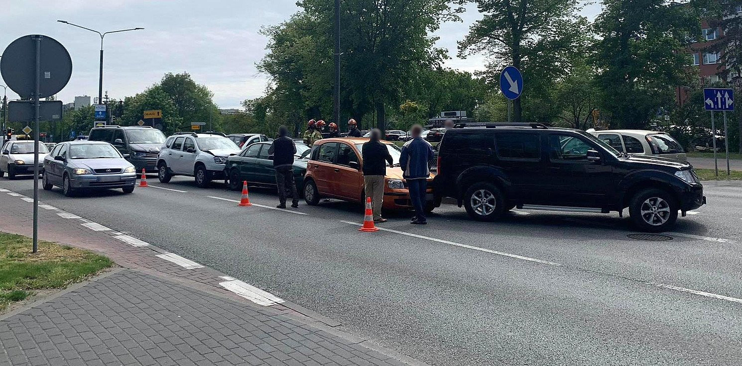 Inowrocław - Karambol z udziałem pięciu aut na Ratuszowej