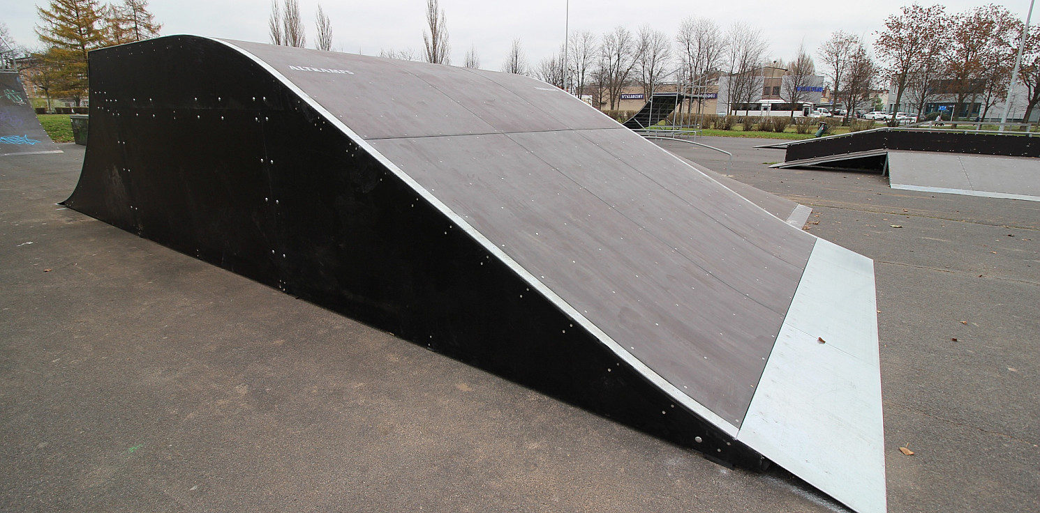Inowrocław - Nowa przeszkoda w skateparku