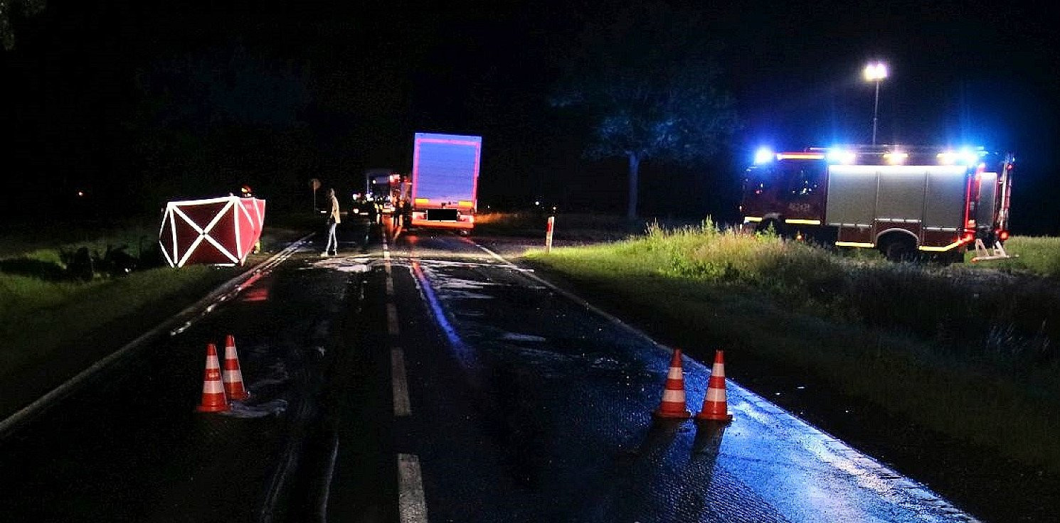 Gniewkowo.online - Tragedia pod Gniewkowem. Zginął kierowca tico