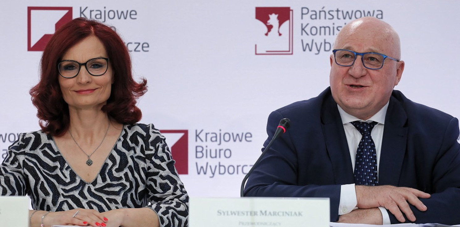 Kraj - Frekwencja o 12.00 - 24,73%, najwięcej głosujących w Mazowieckiem, najmniej w woj. opolskim