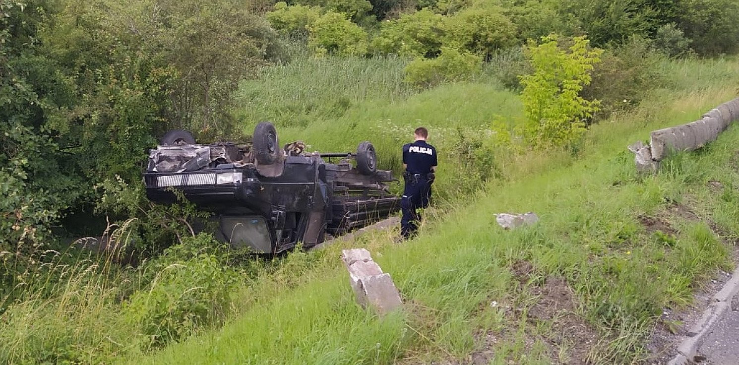 Region - Fiat prowadzony przez pijanego spadł ze skarpy