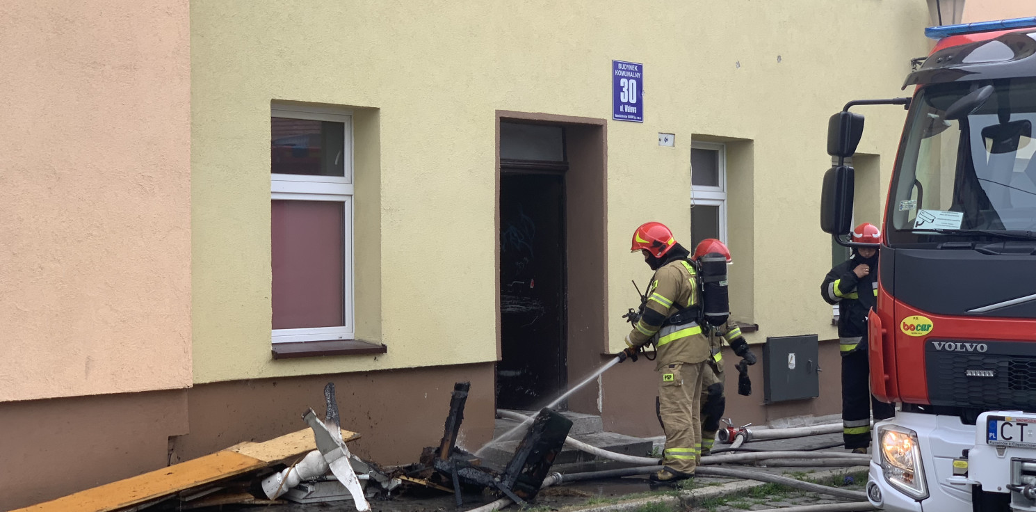 Inowrocław - Pożar w kamienicy w centrum Inowrocławia