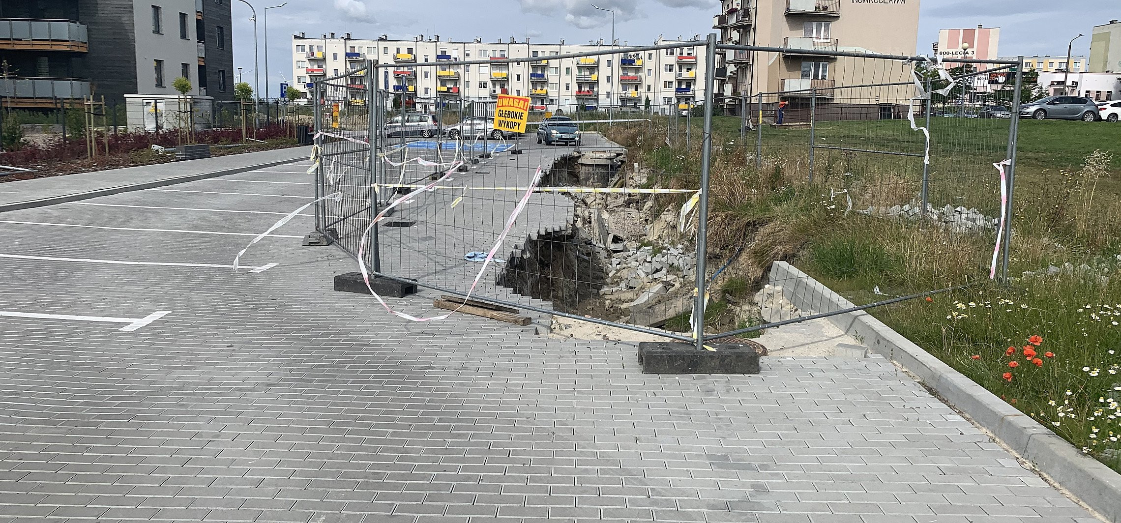 Inowrocław - Firma rozkopała parking, ale prac nie dokończy