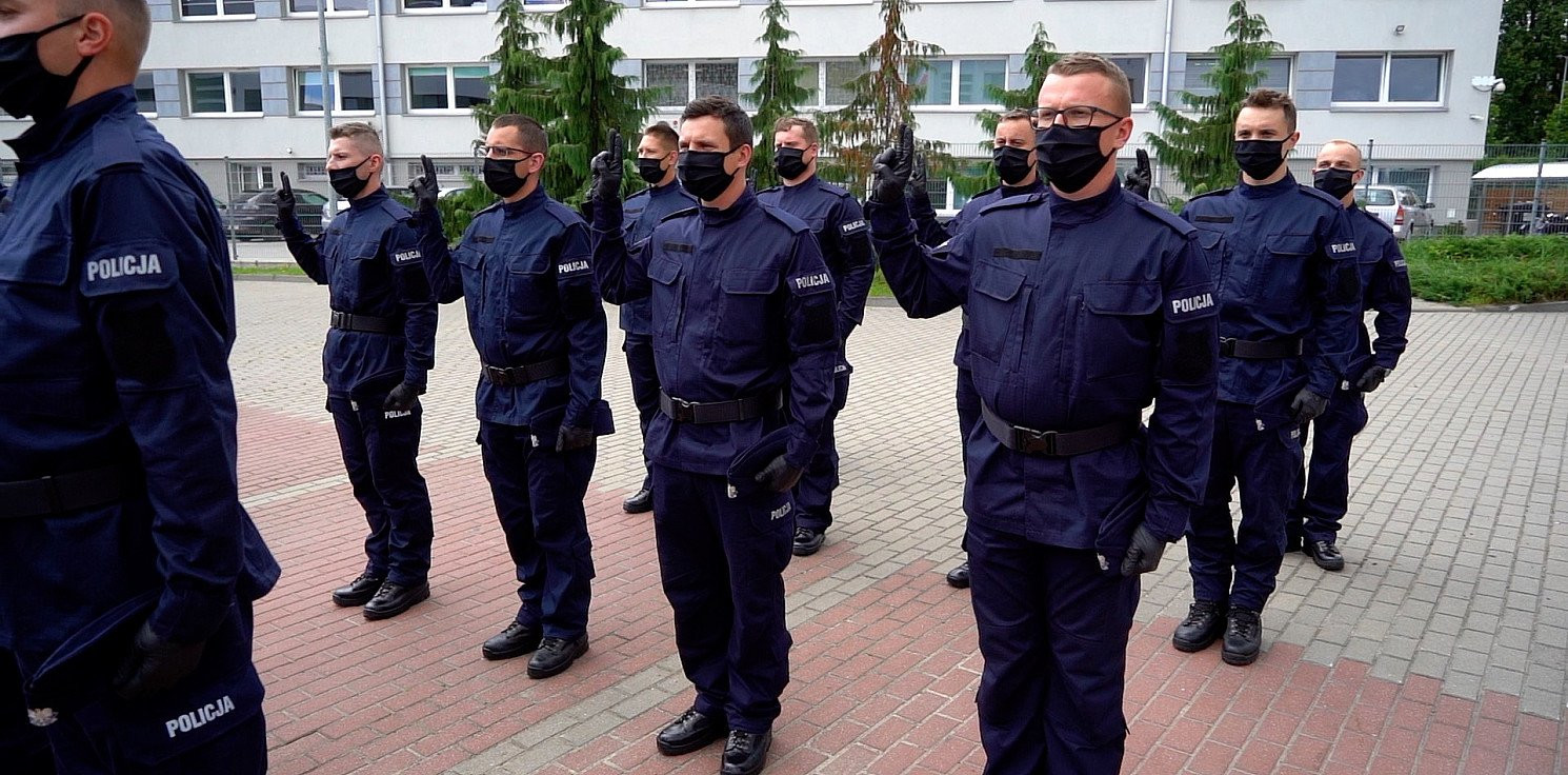 Inowrocław - Nowi funkcjonariusze wstąpili w szeregi policji