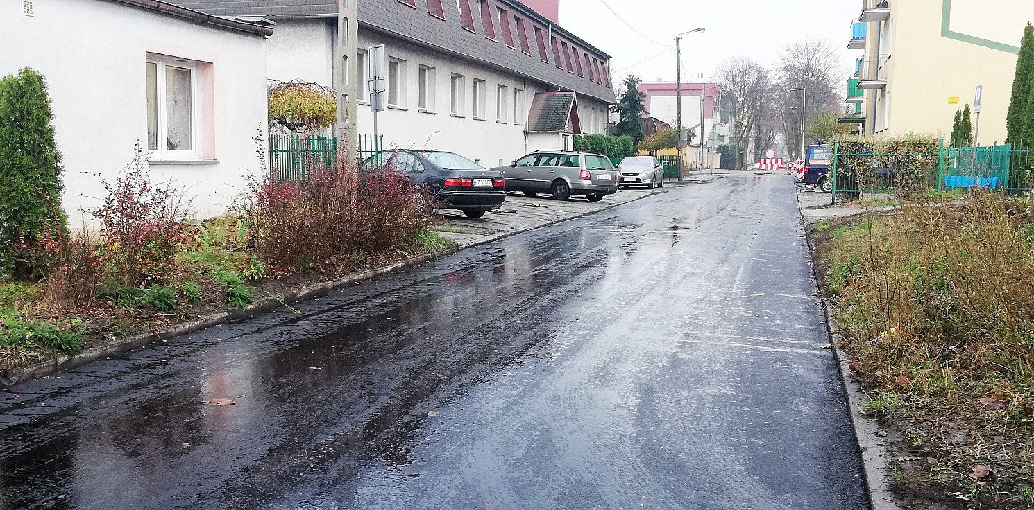 Inowrocław - Osiedlowe drogi zyskują nową nawierzchnię