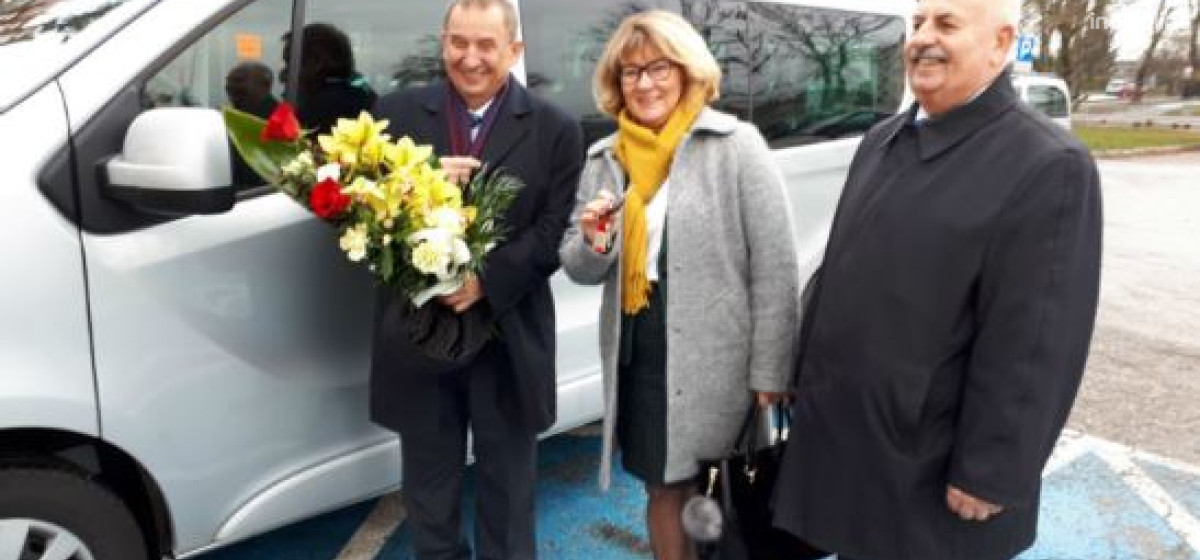Gniewkowo - Nowe auto dla domu pomocy społecznej