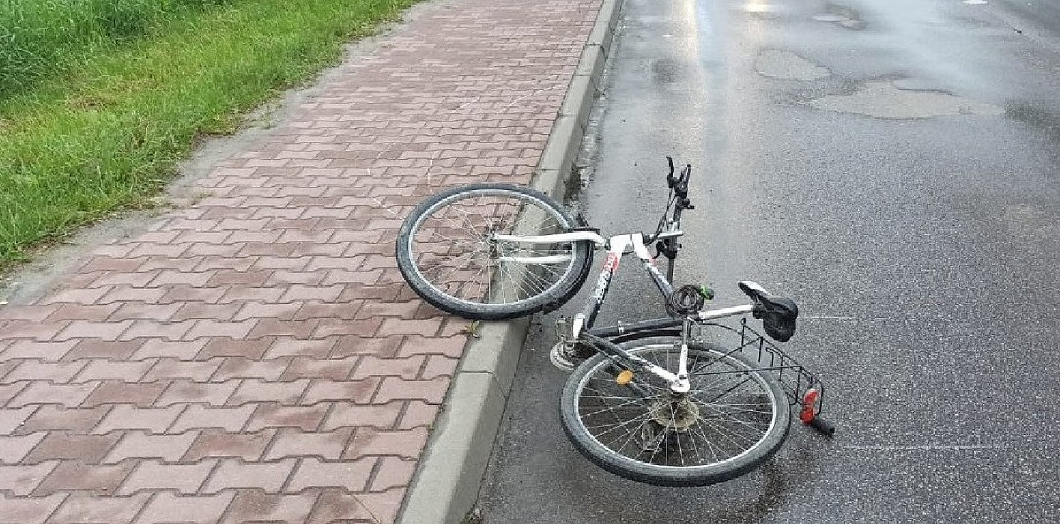 Inowrocław - Potrąciła rowerzystę na ścieżce. Szukają świadków