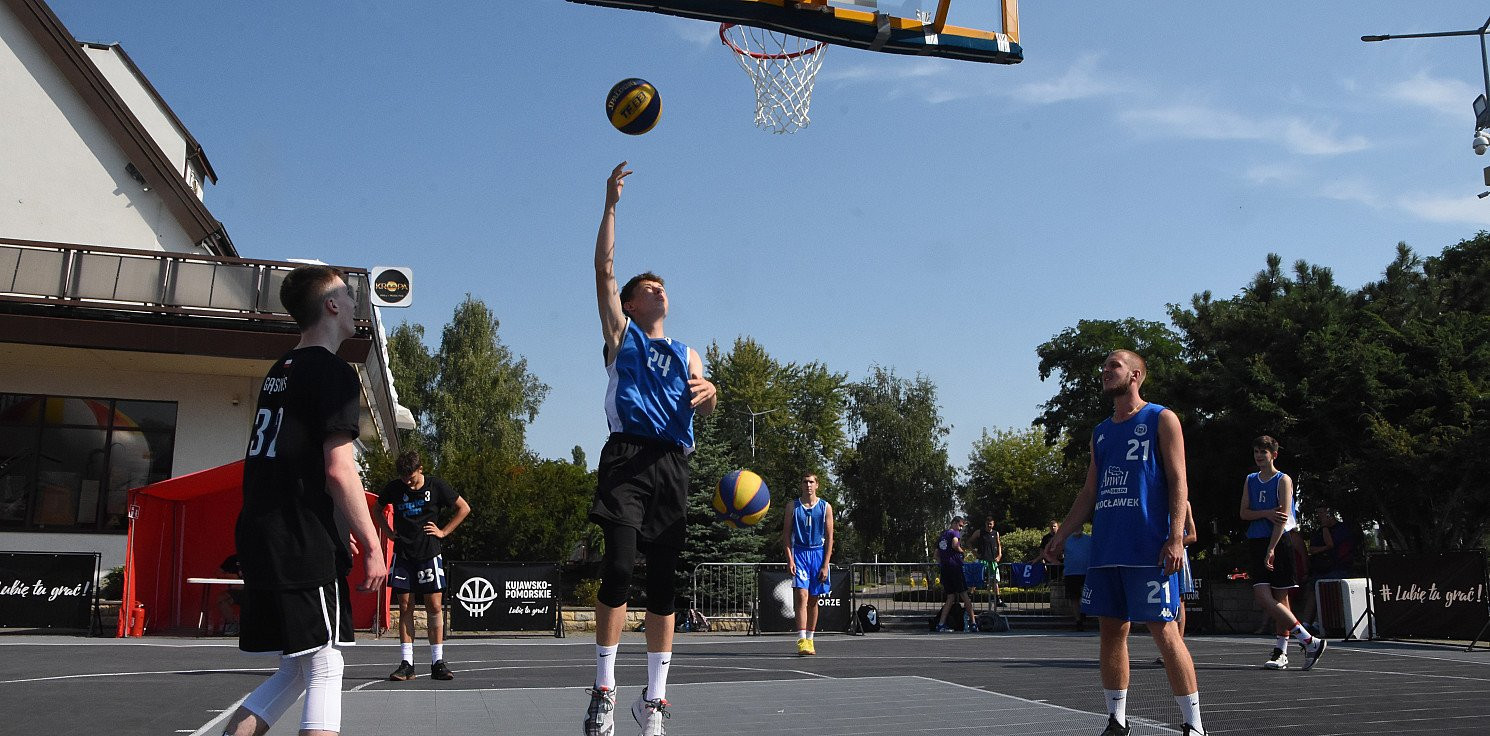 Inowrocław - Młodzi koszykarze walczyli w turnieju 3x3