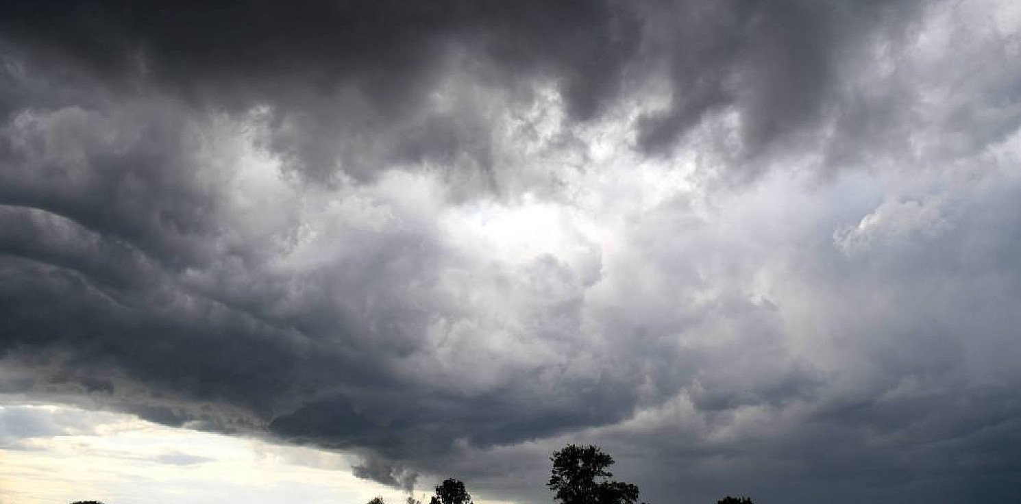 Kraj - IMGW: ostrzeżenia przed burzami w niemal całym kraju