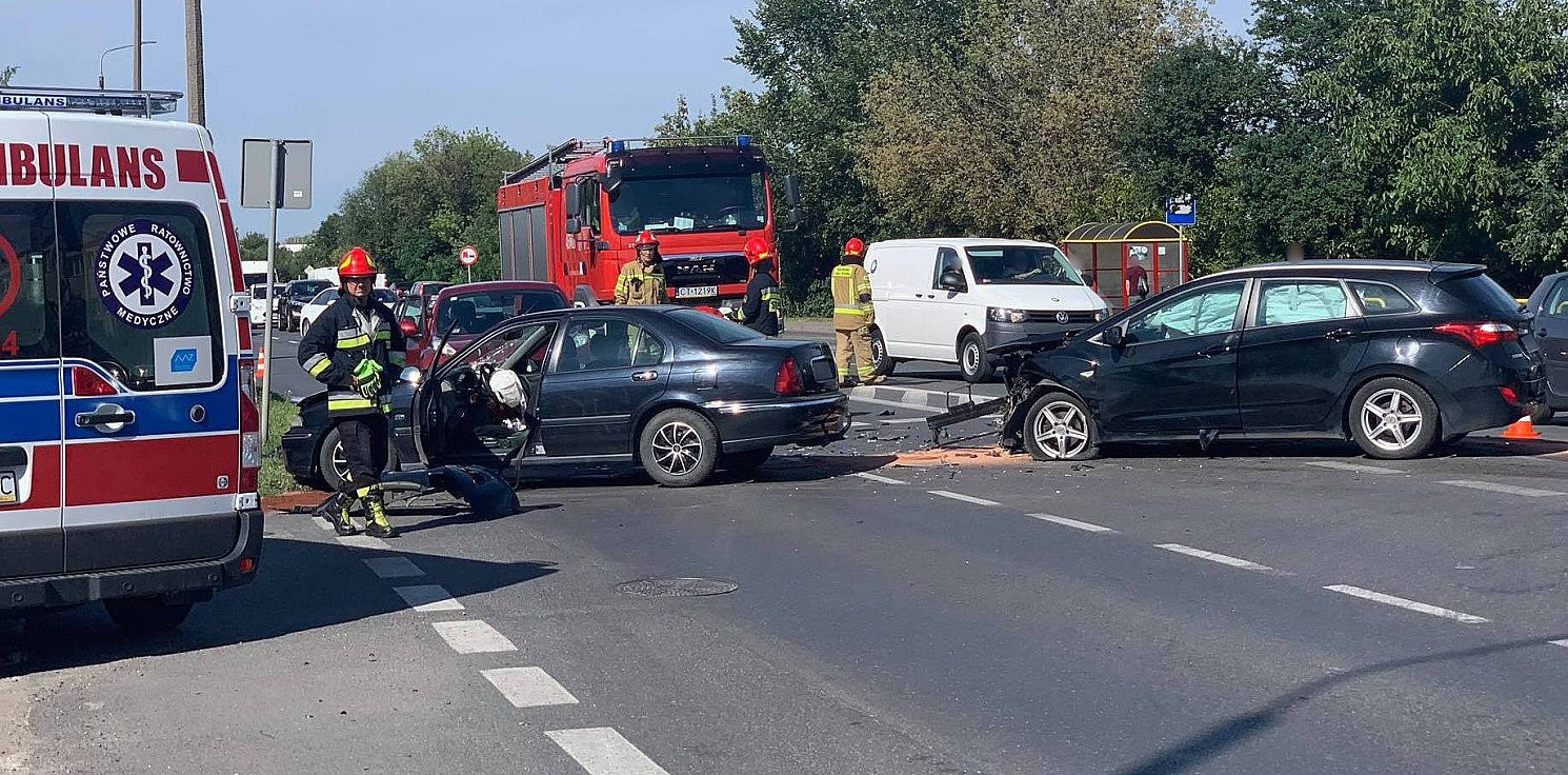 Inowrocław - Potrójna kraksa na Poznańskiej (akt.)