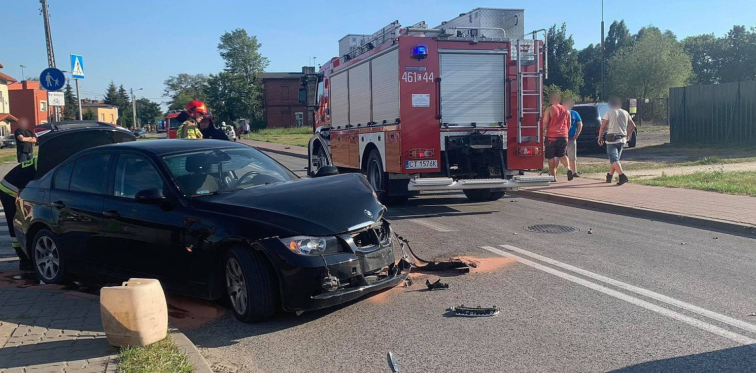 Inowrocław - Kraksa z udziałem trzech samochodów w Mątwach