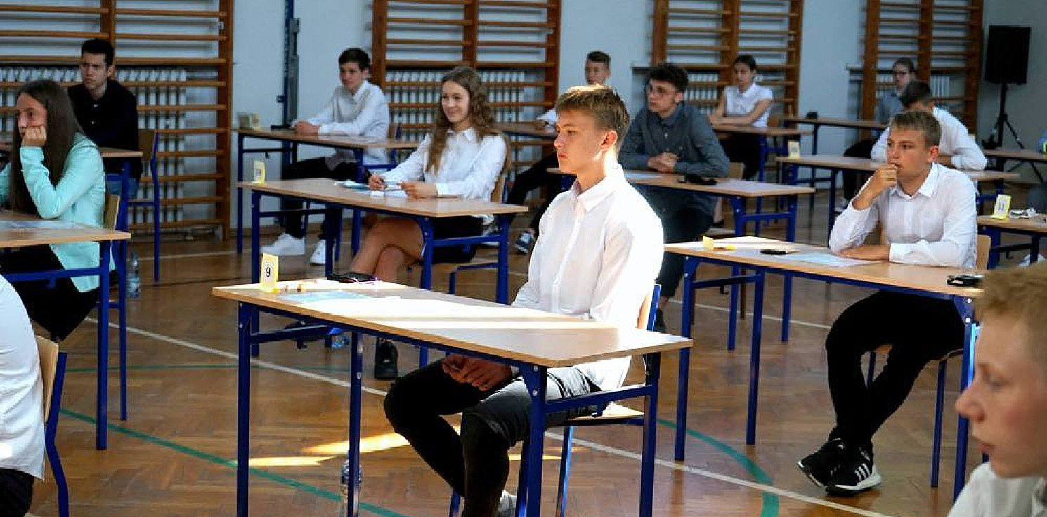 Kraj - W przyszłym roku egzamin ósmoklasisty odbędzie się w maju