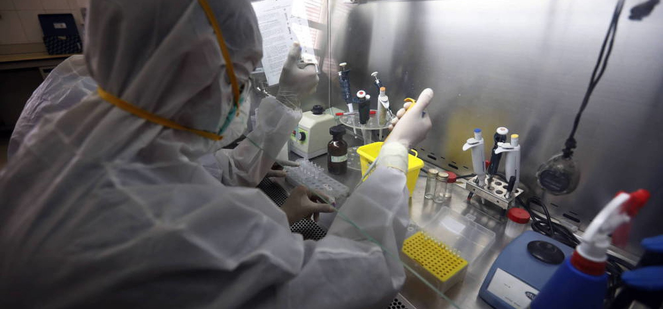 Powstaje szczepionka przeciw COVID-19 podawana do nosa, wstępne wyniki obiecujące