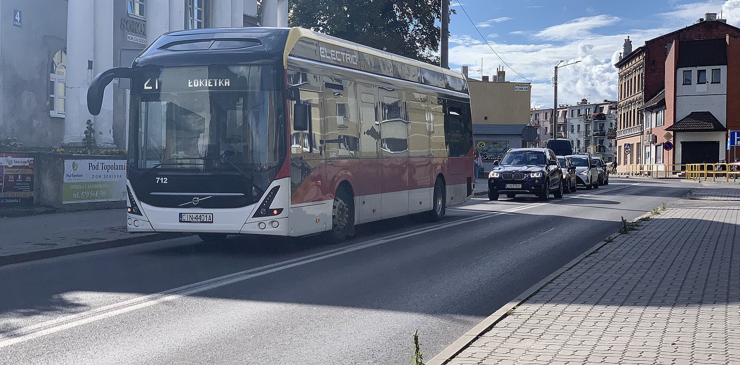 Inowrocław - Awaria autobusu koło Sokolni. Ogromny korek