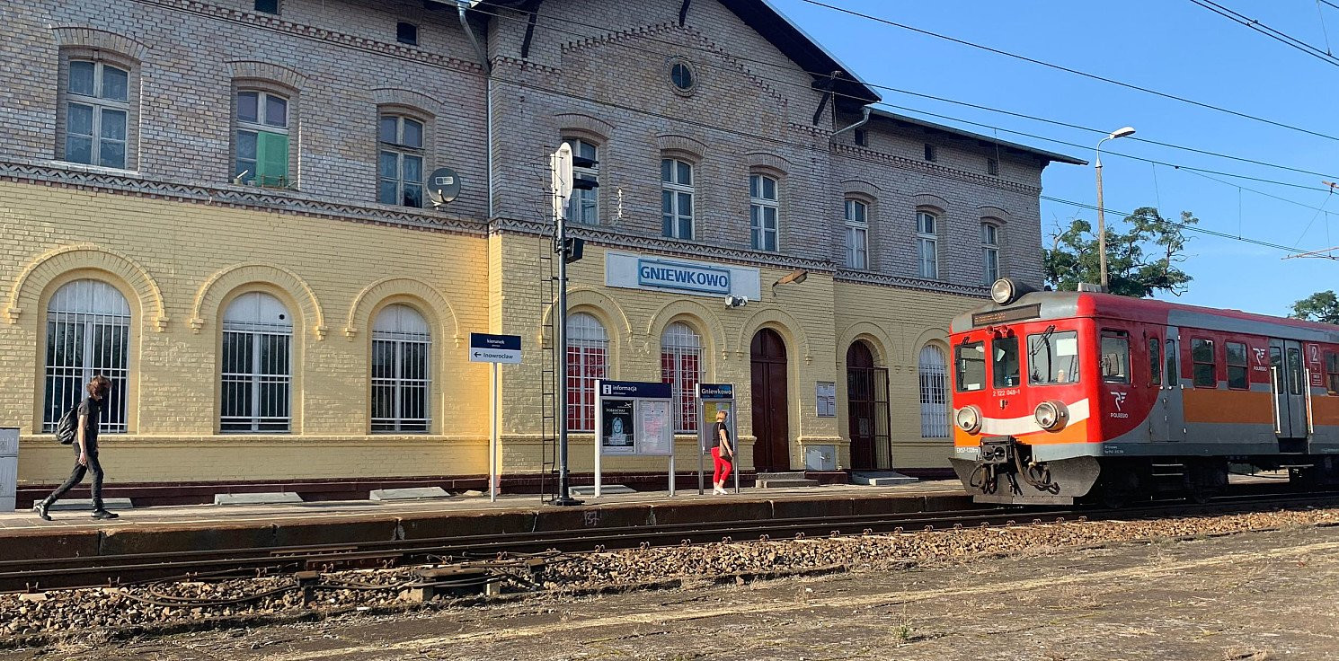 Region - Nowe perony na linii kolejowej do Torunia