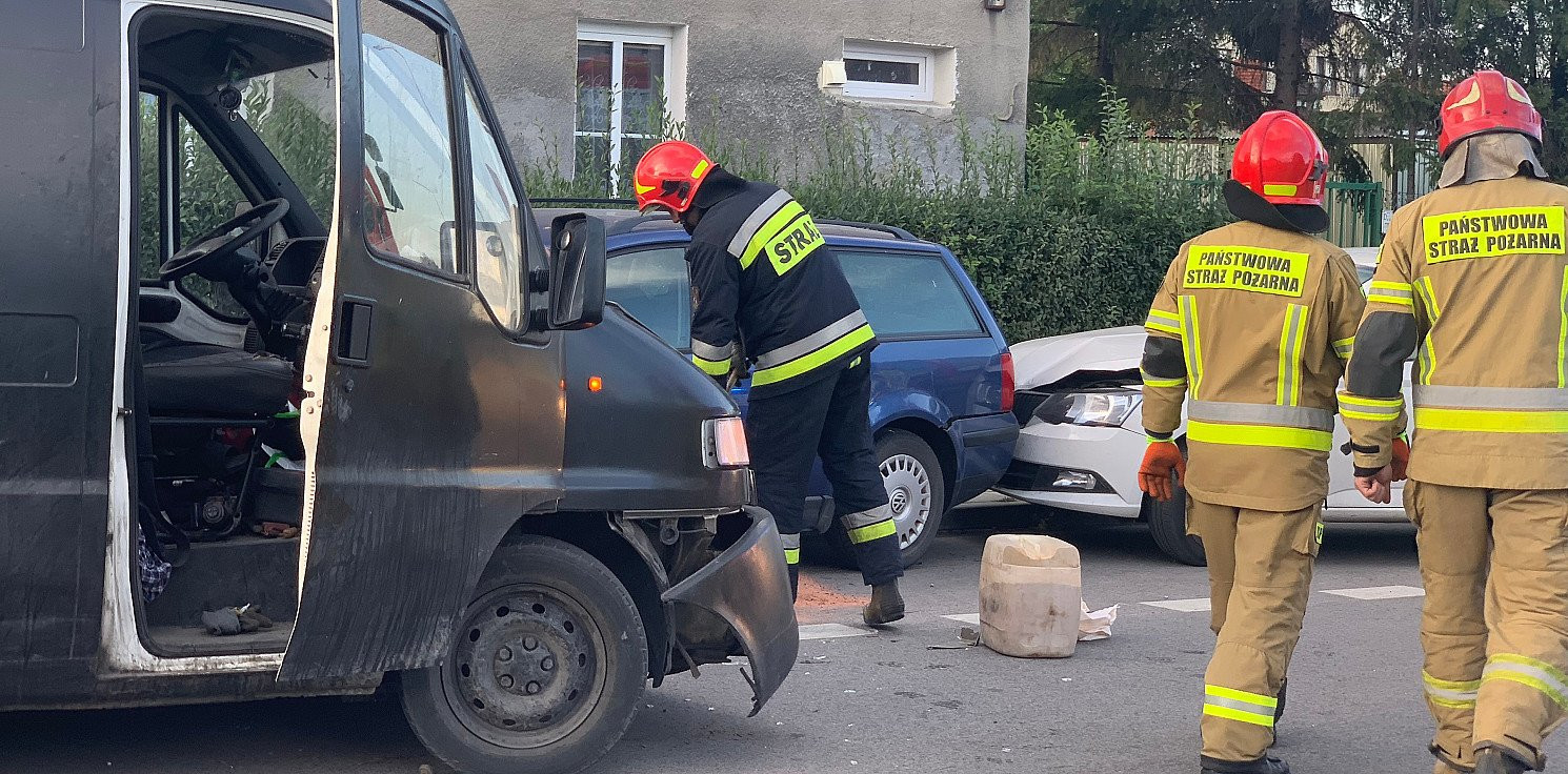 Inowrocław - Dostawczakiem staranował pięć samochodów