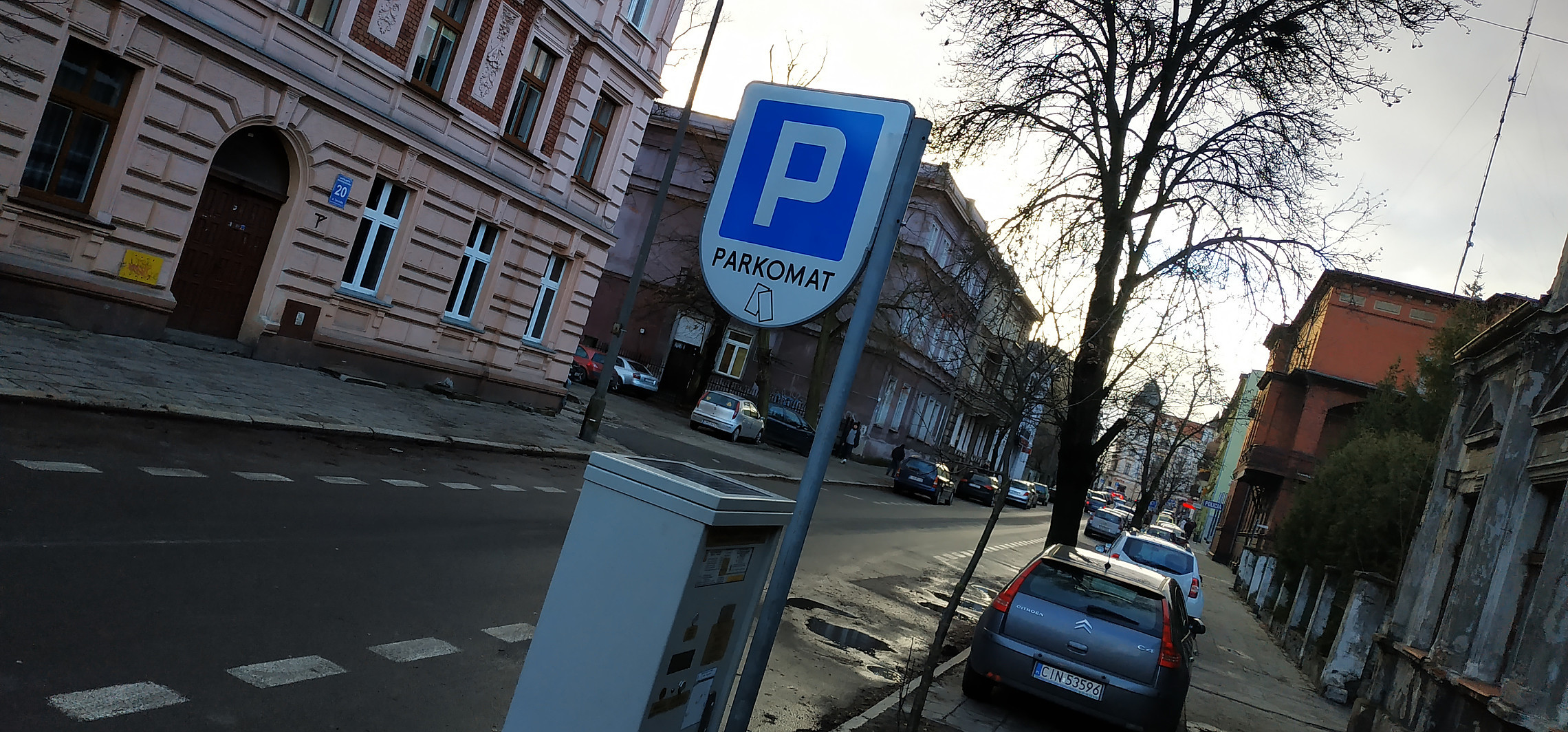 Inowrocław - Za postój na powiatowej drodze zapłacimy miastu