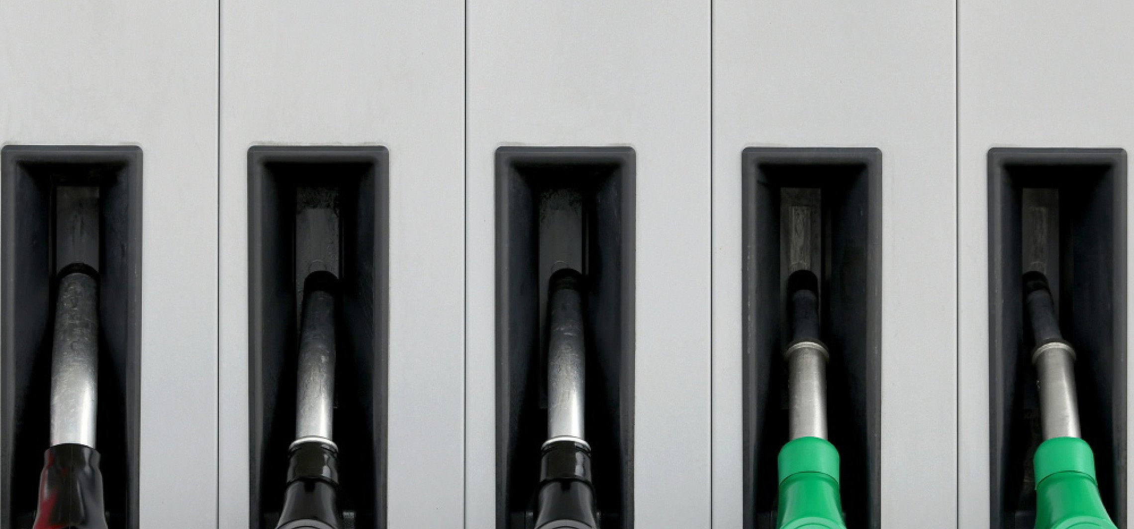 Analitycy: ceny paliw na niektórych stacjach mogą nieznacznie spaść