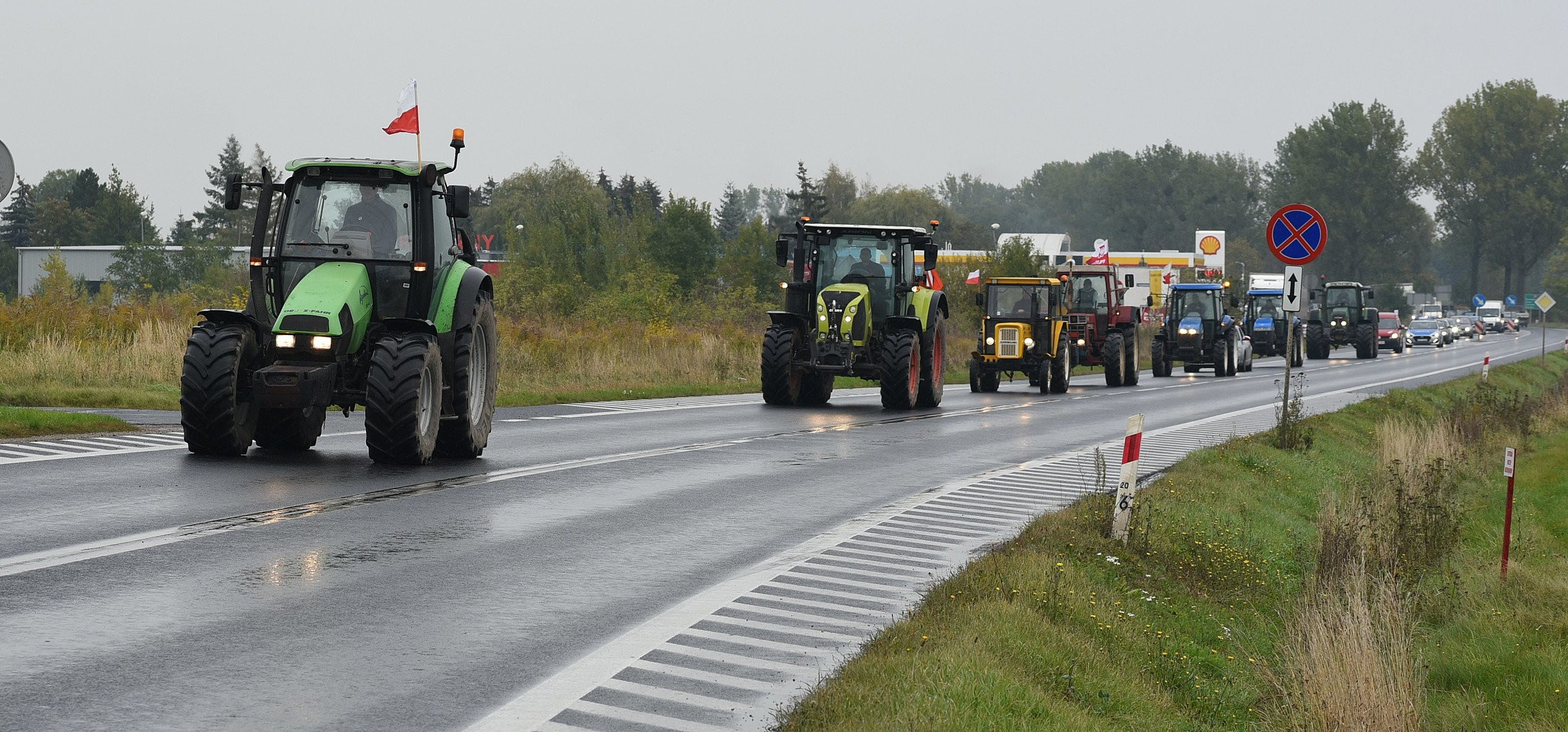 Inowrocław - Protestujący rolnicy przejechali przez miasto