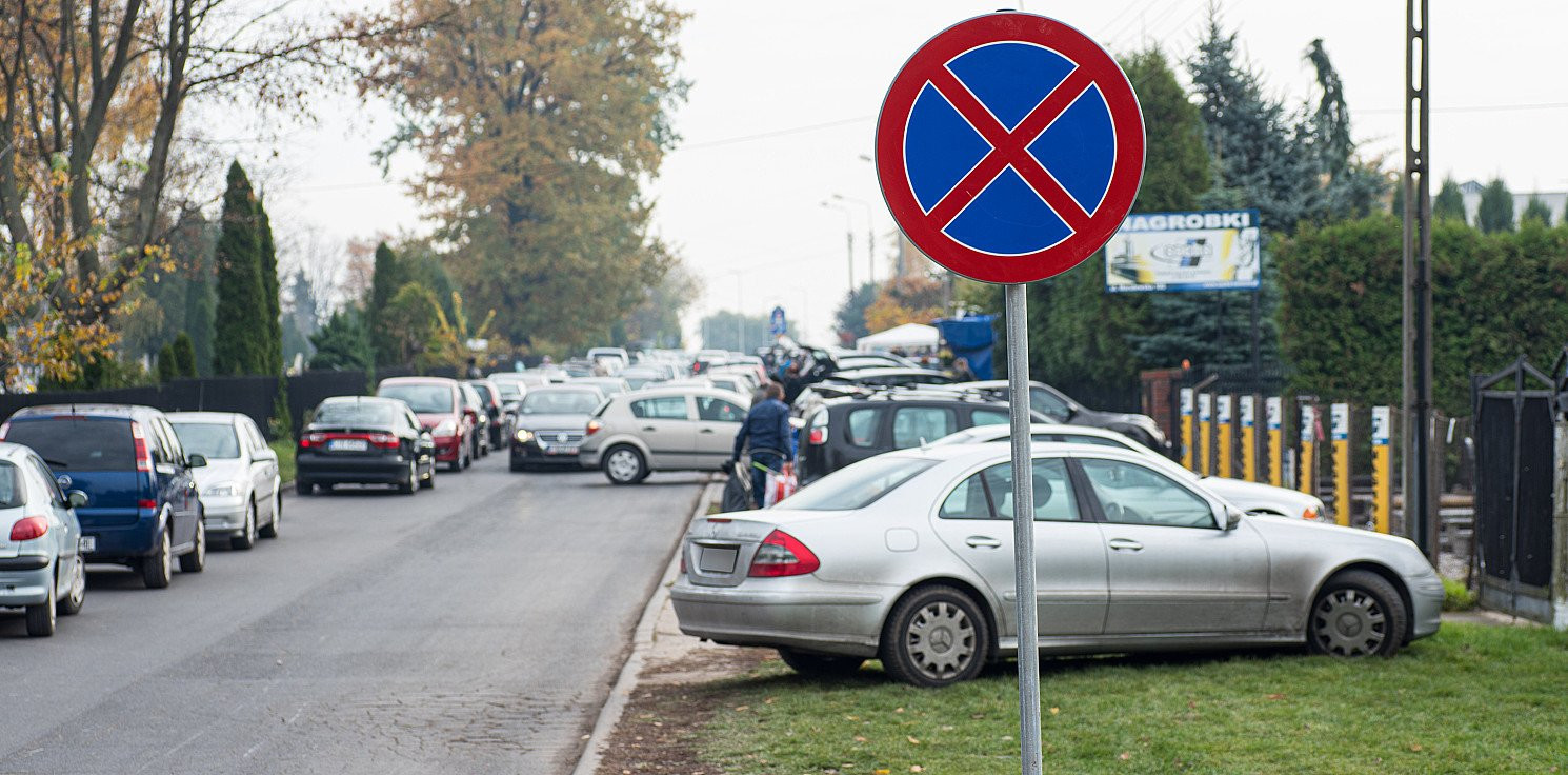 Inowrocław - Przy cmentarzu na Marulewskiej zakazy