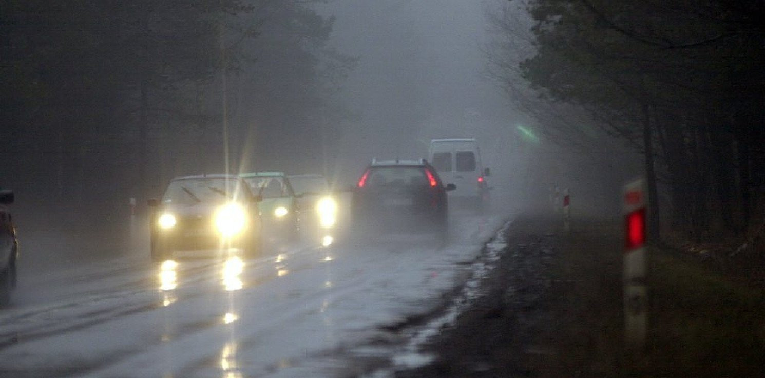 Kraj - IMGW ostrzega przed gęstymi mgłami i intensywnymi opadami deszczu