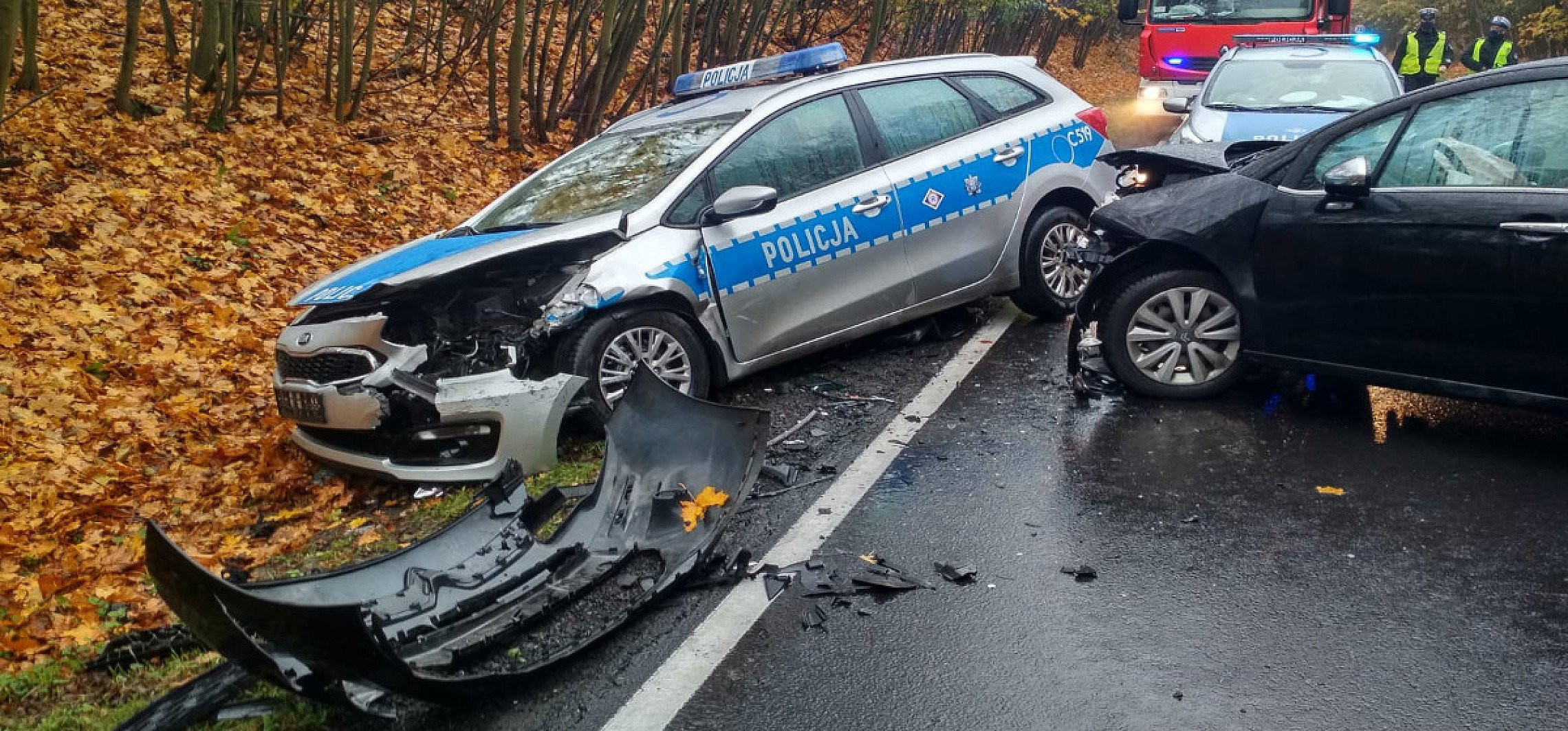 Kujawsko-Pomorskie - Wypadek trzech aut, ranni policjanci