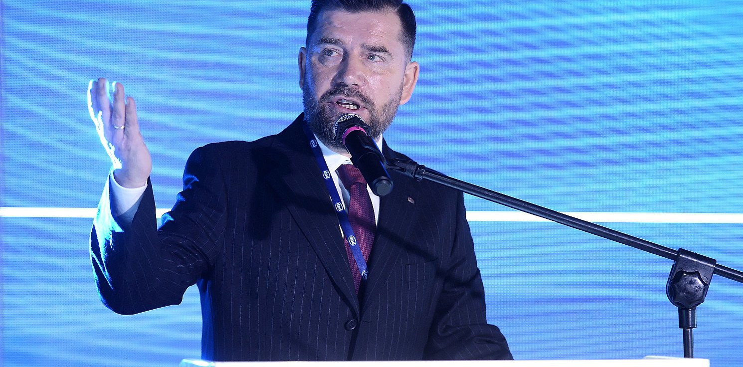 Kraj - Prezes PAP: wystarczy wyłapywać fake news i nie podawać ich dalej, by powstrzymać infodemię