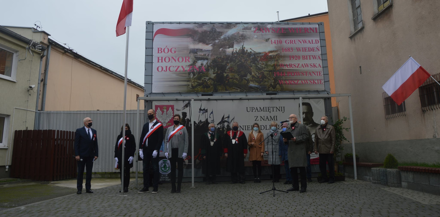 Inowrocław - Rzemieślnik stanął do hymnu narodowego