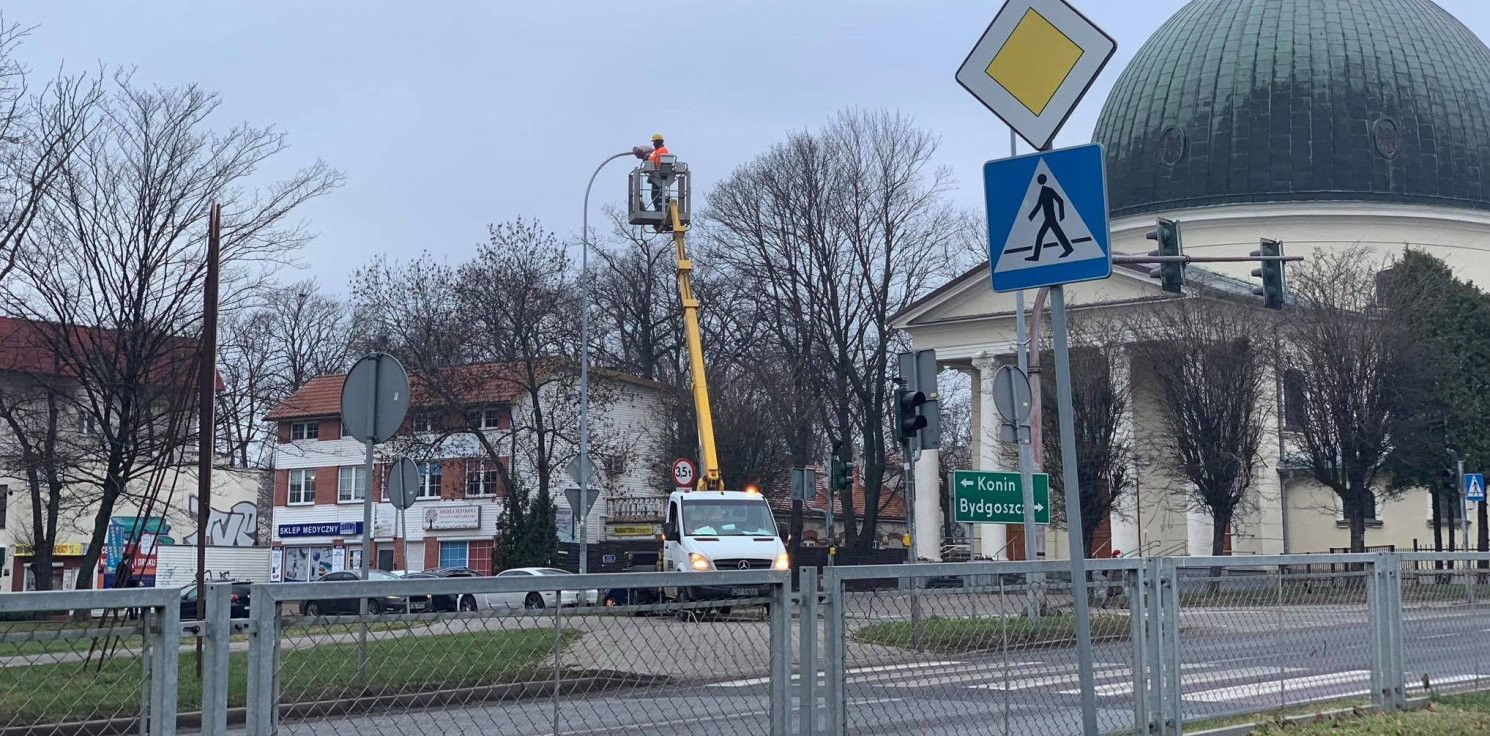 Inowrocław - Montują kolejne LED-y na ulicach