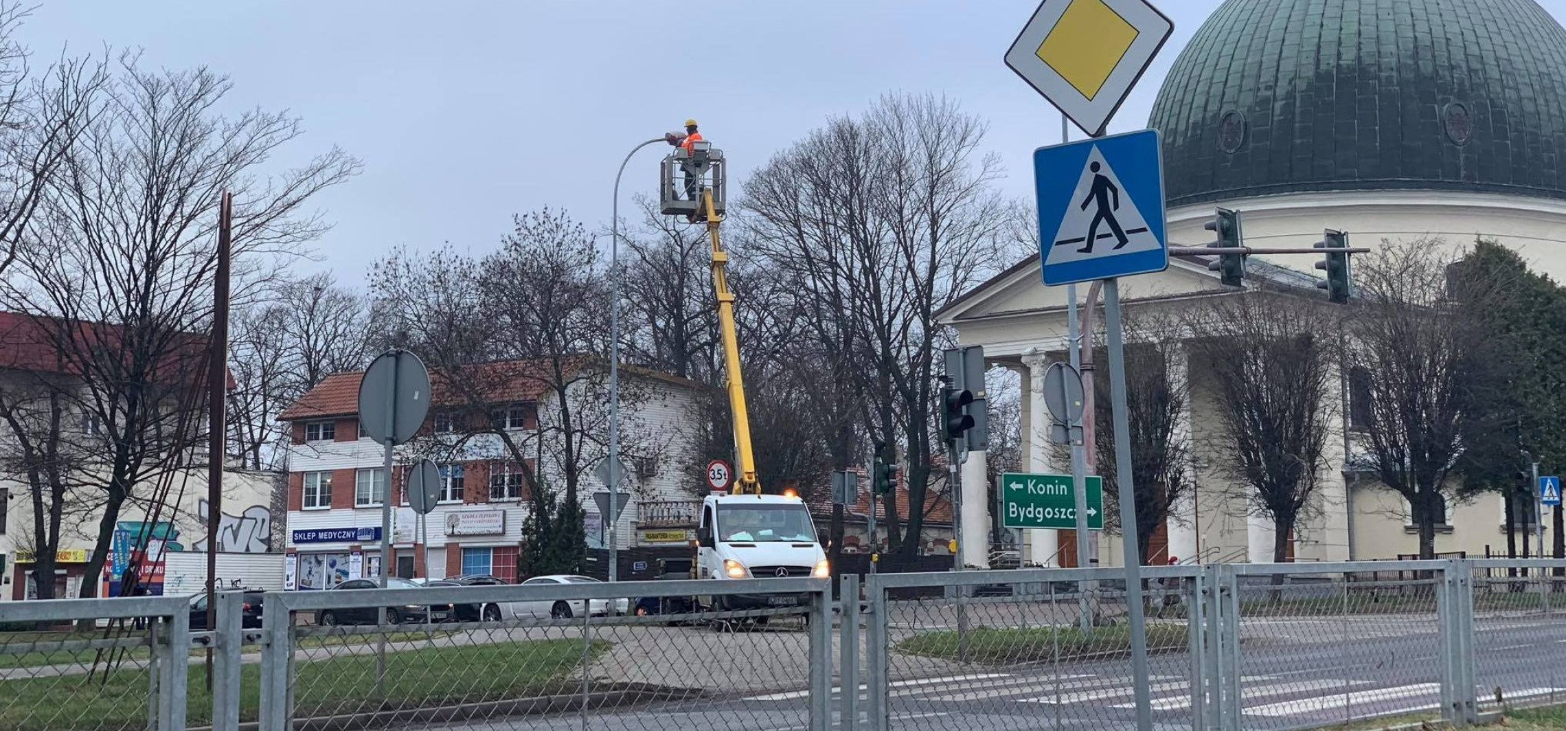 Inowrocław - Montują kolejne LED-y na ulicach