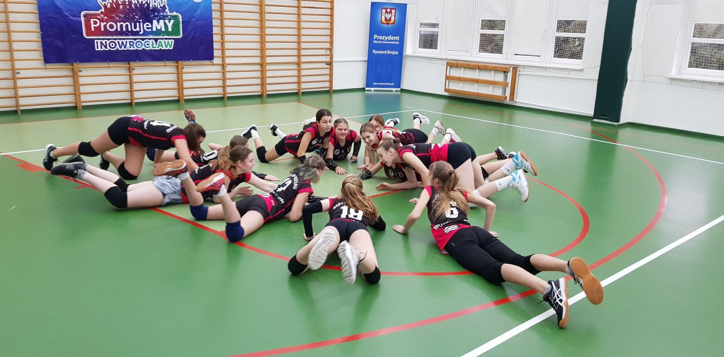 Inowrocław - Świetny występ inowrocławskich siatkarek